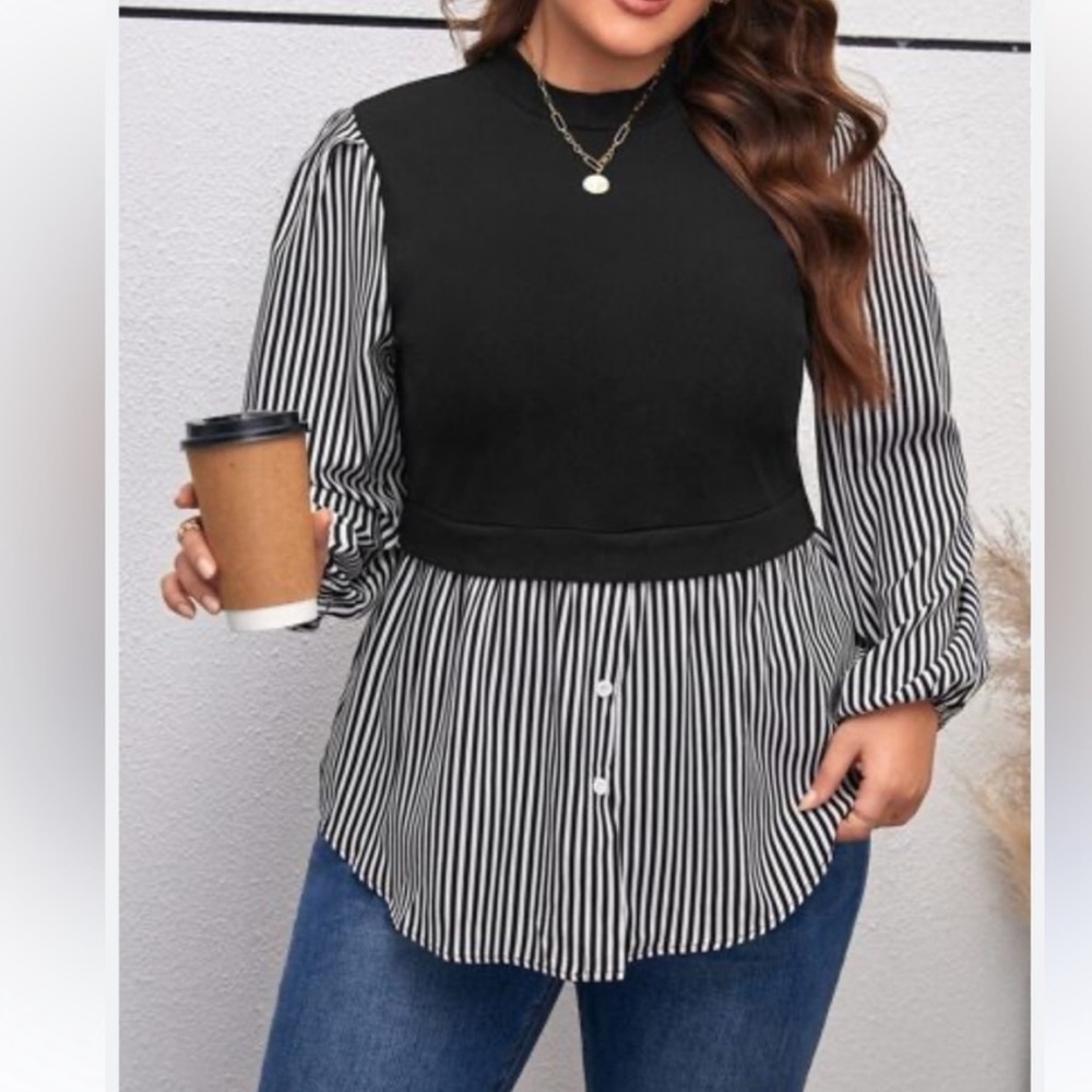 SHEIN Curve Essnce Plus Striped Print Top Lantern Sleeve
2 in 1 top Black Sz 2XL